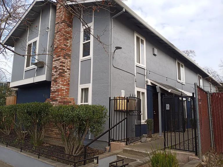 1717 W St — Photo 8