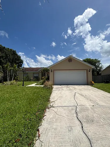 2274 SE Longhorn Ave Photo 1 2274 SE Longhorn Ave Photo 1