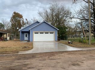 1312 Elm St, Bonham, TX 75418