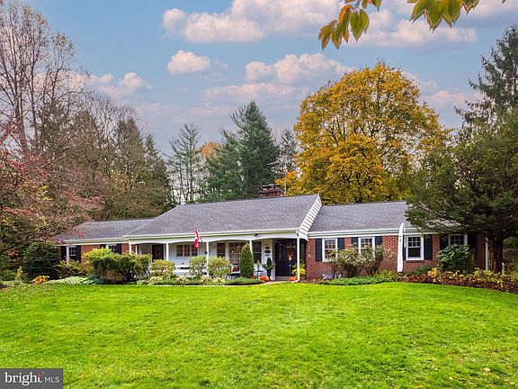 3rd image of 1418 Carroll Brown Way