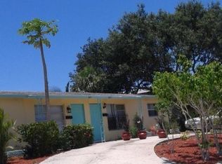 809 Cypress Dr, Lake Park, FL 33403