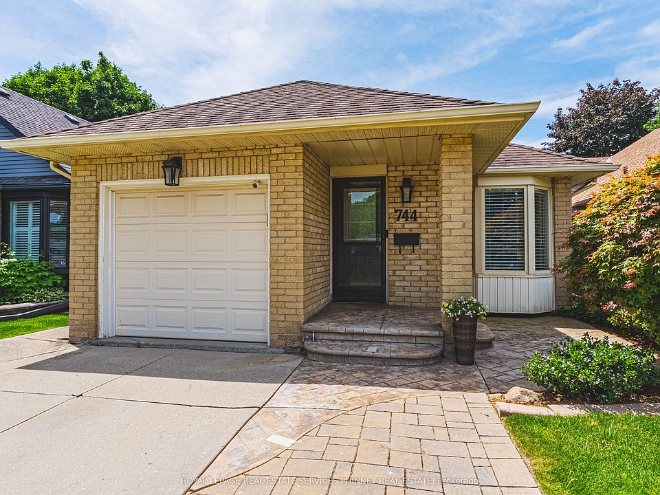 1st image of 744 Miriam Cres