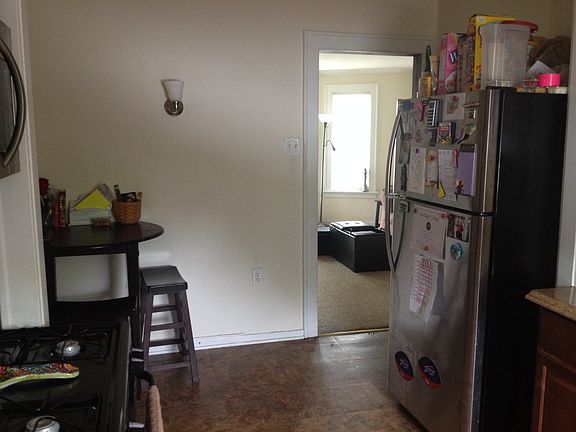 3rd image of 602 Colvin Ave APT 10