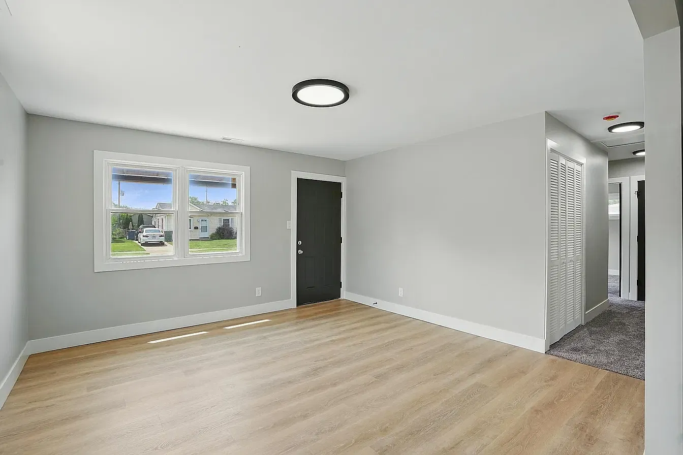 3 bed, 981 sqft, $2,180 — Photo 4
