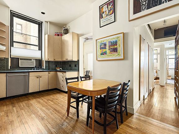 4th image of 924 W End Ave APT 1