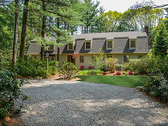 2nd image of 60 Hamilton Dr