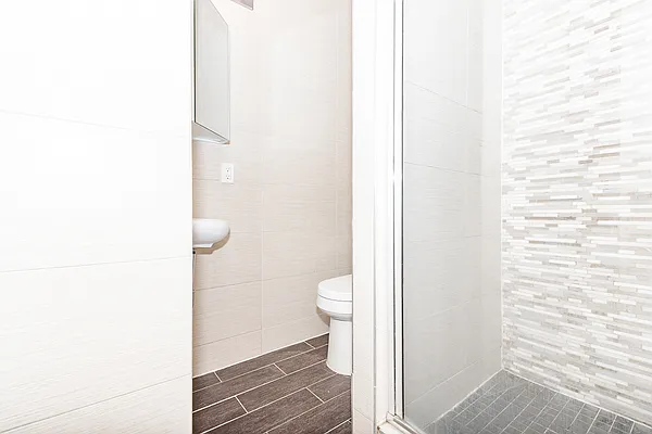 Rented by MySpaceNYC | media 9
