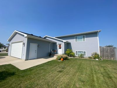 1711 Central Loop, Aberdeen, SD, 57401