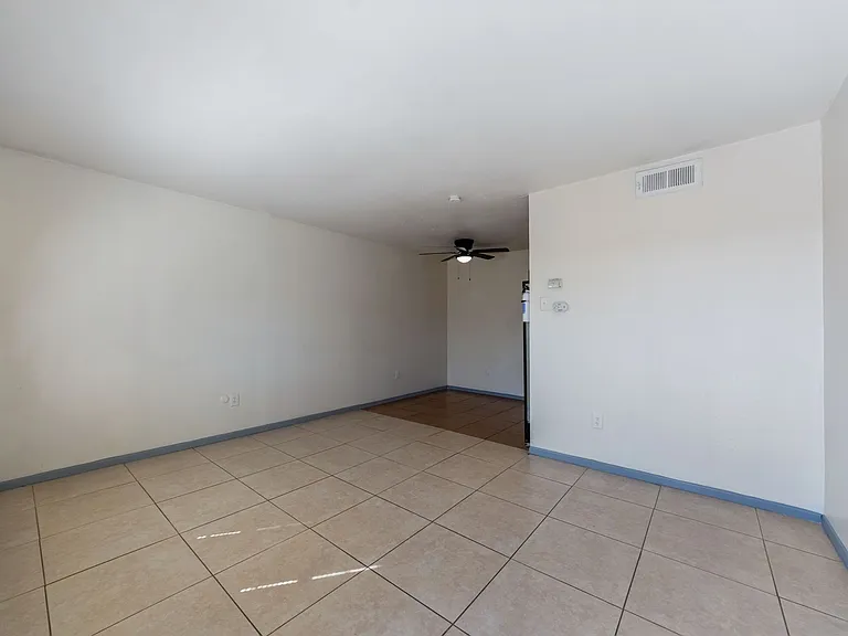 Hurry! Move Inspecial Housing Accepted. — Photo 15