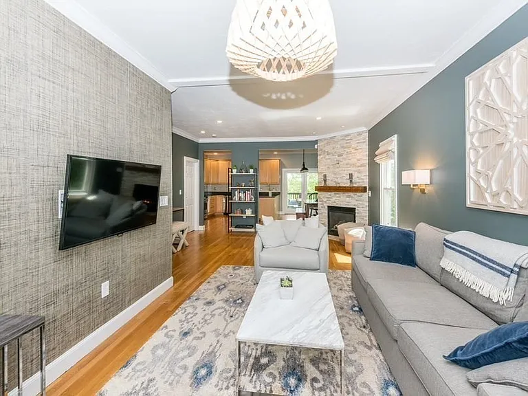 11 Crestview Rd #11 — Photo 8
