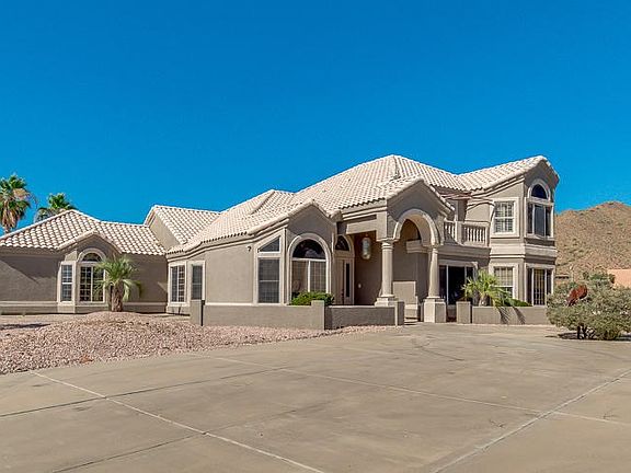 SPECTACULAR CUSTOM HOME
