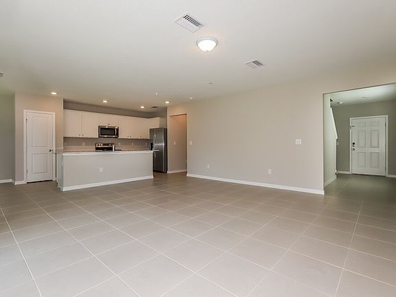 4th image of 2132 Tehama Ct