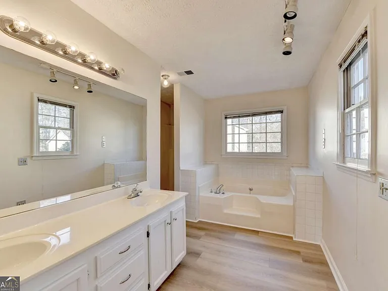 3945 Genoa Ct — Photo 46