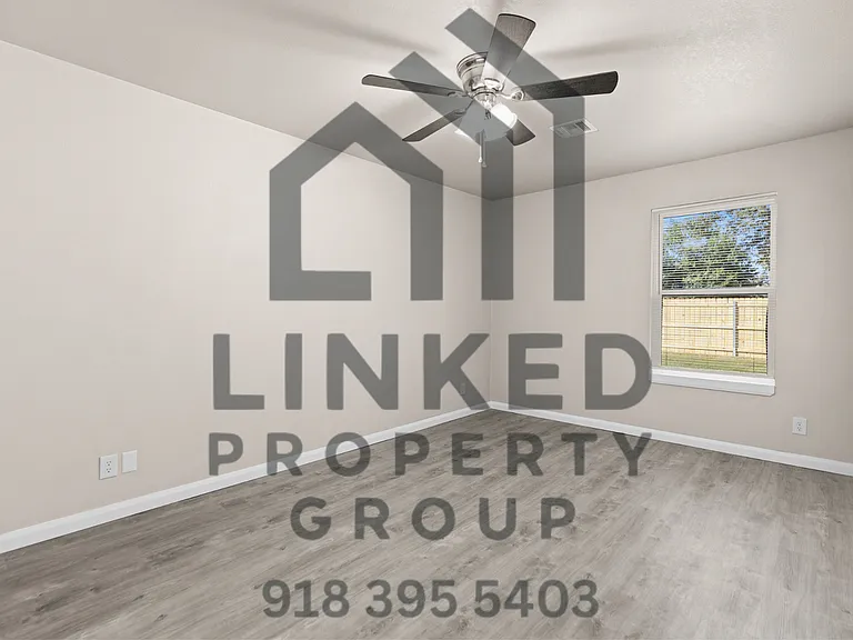 1600 W Madison St — Photo 16