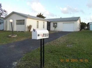 7312 Pine Park Dr N, Lake Worth, FL 33467