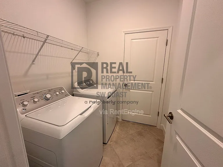20501 Hazelnut Ct S — Photo 12