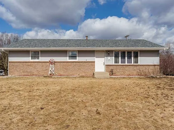 355 E Roosevelt Rd, Stillman Valley, IL 61084