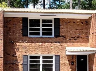 226 W Manchester Rd, Spring Lake, NC 28390