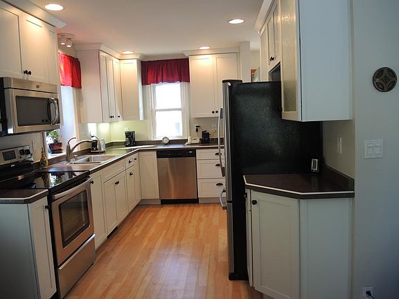 5th image of 7920 South Ln