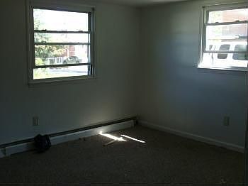 5th image of 14726 Dillon Ave