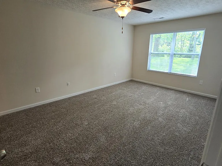 384 Rocky Pointe Ct — Photo 7