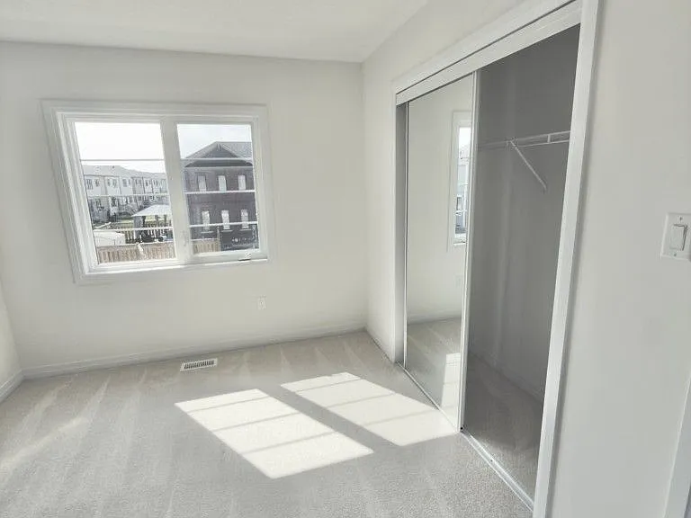 165 Wilmot Rd — Photo 25