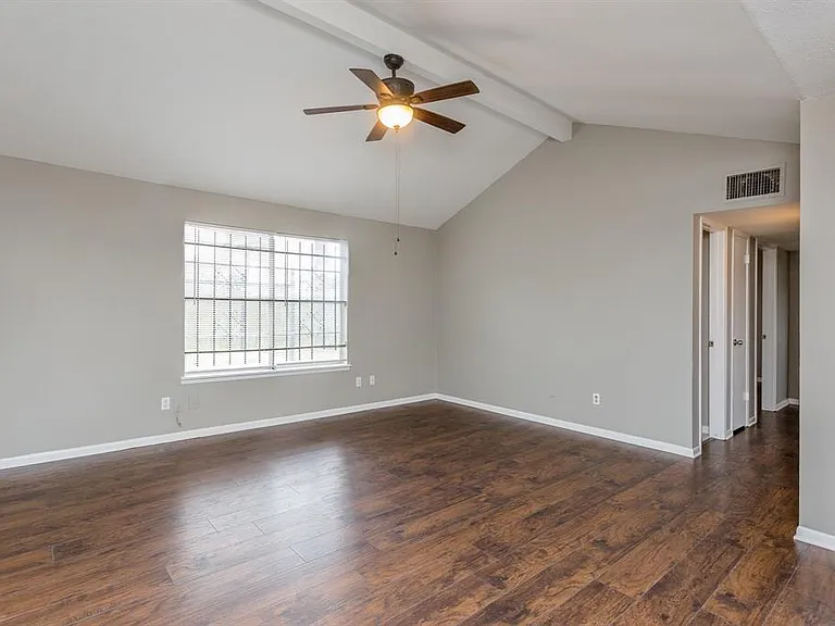 9731 Courben Ln — Photo 2