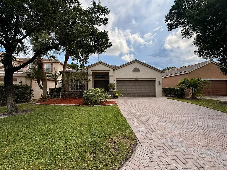 10372 Old Winston Ct — Photo 1