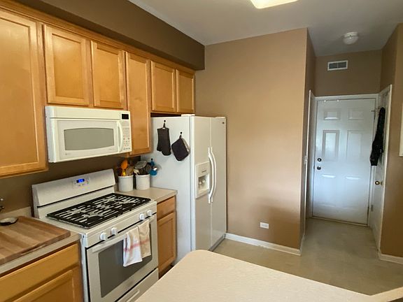 2nd image of 3260 Bromley Ln
