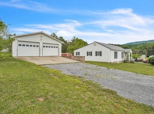 119 Mountain View Dr, Rich Creek, VA 24147