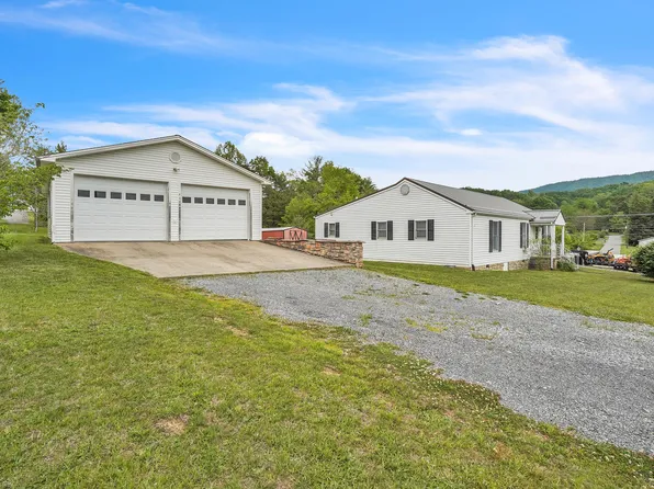 119 Mountain View Dr, Rich Creek, VA 24147