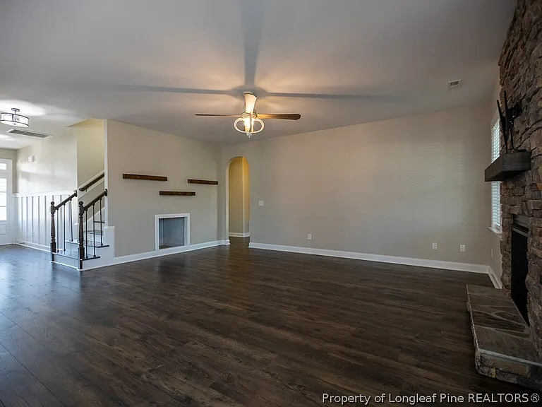 410 Longthorpe Rd — Photo 9