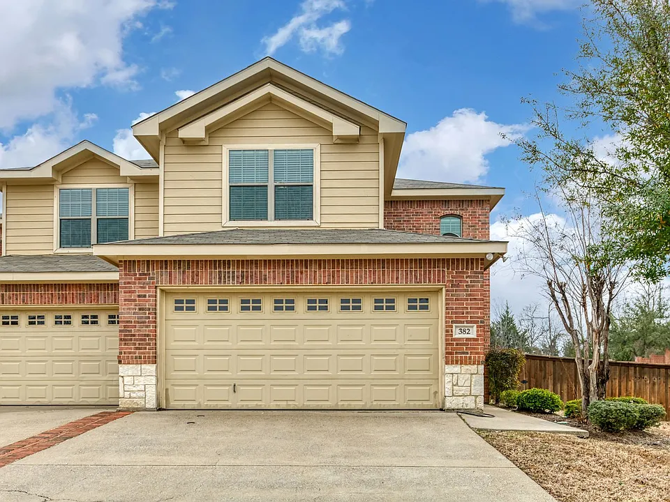 382 Armstrong Ln