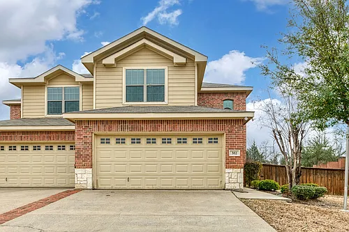 382 Armstrong Ln Photo 1