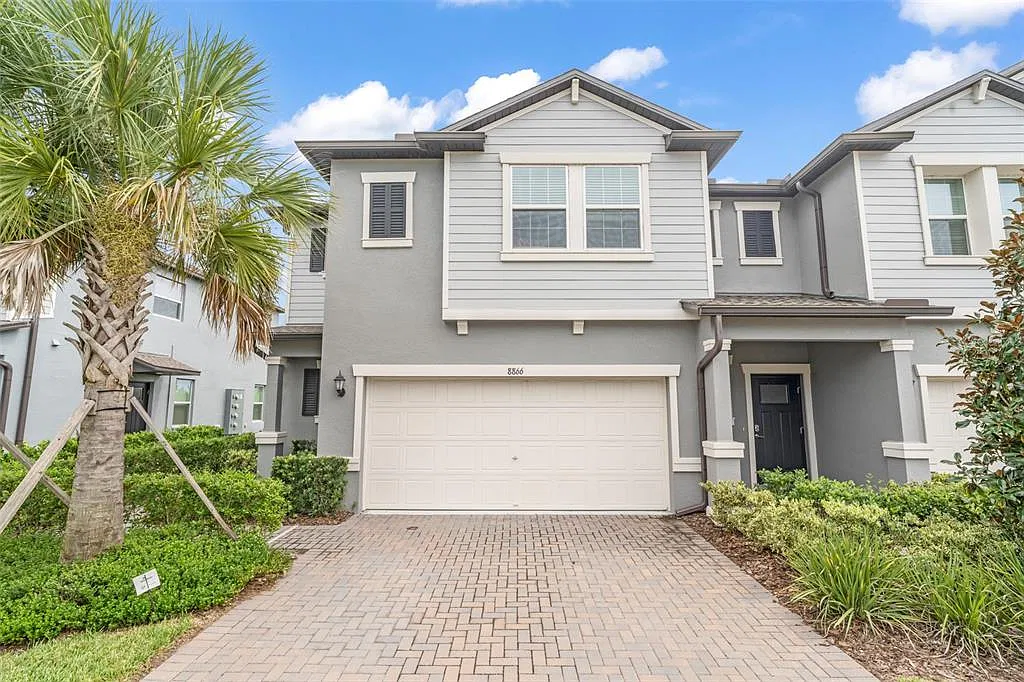3 bed, 2.5 bath, 1861 sqft, $2,600 — Photo 2