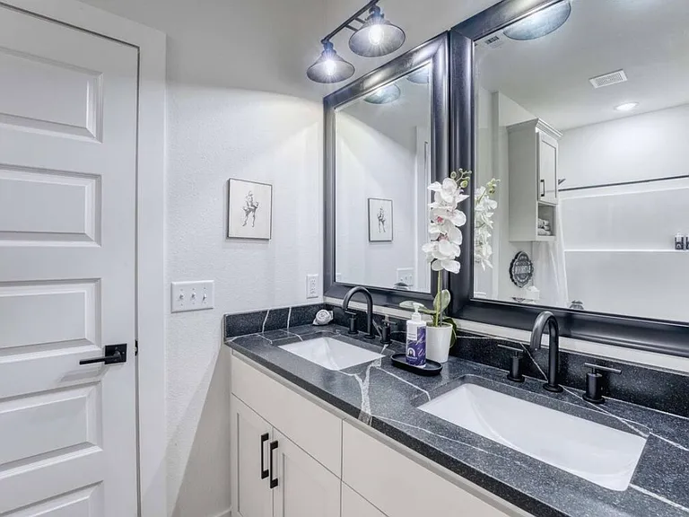1421 Lee St #2 — Photo 9