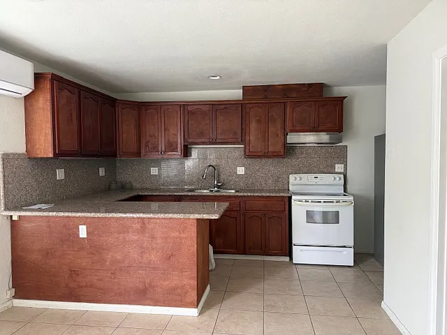 4309 53rd St — Photo 1