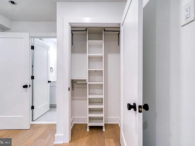 1519 Carpenter St #2 — Photo 17
