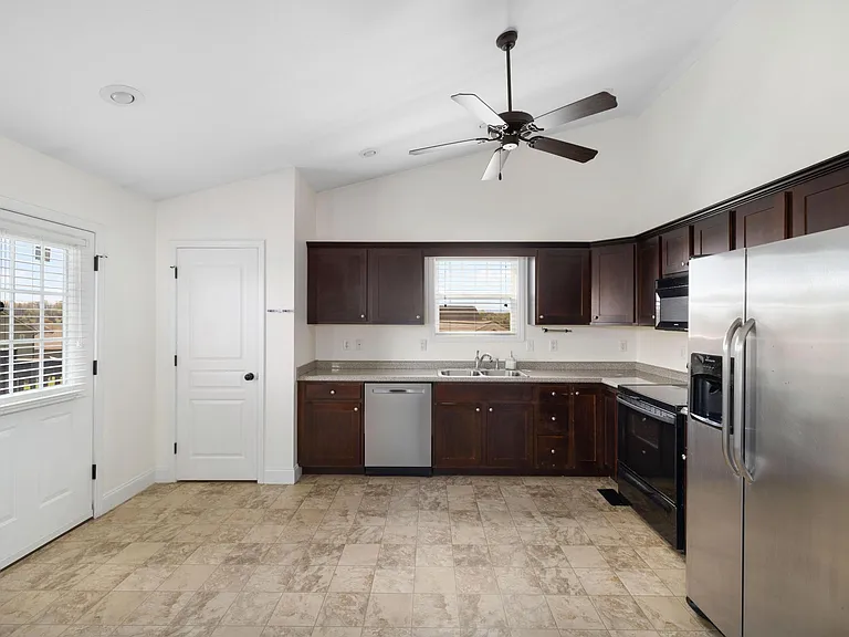 2128 Ida Sue Dr — Photo 3