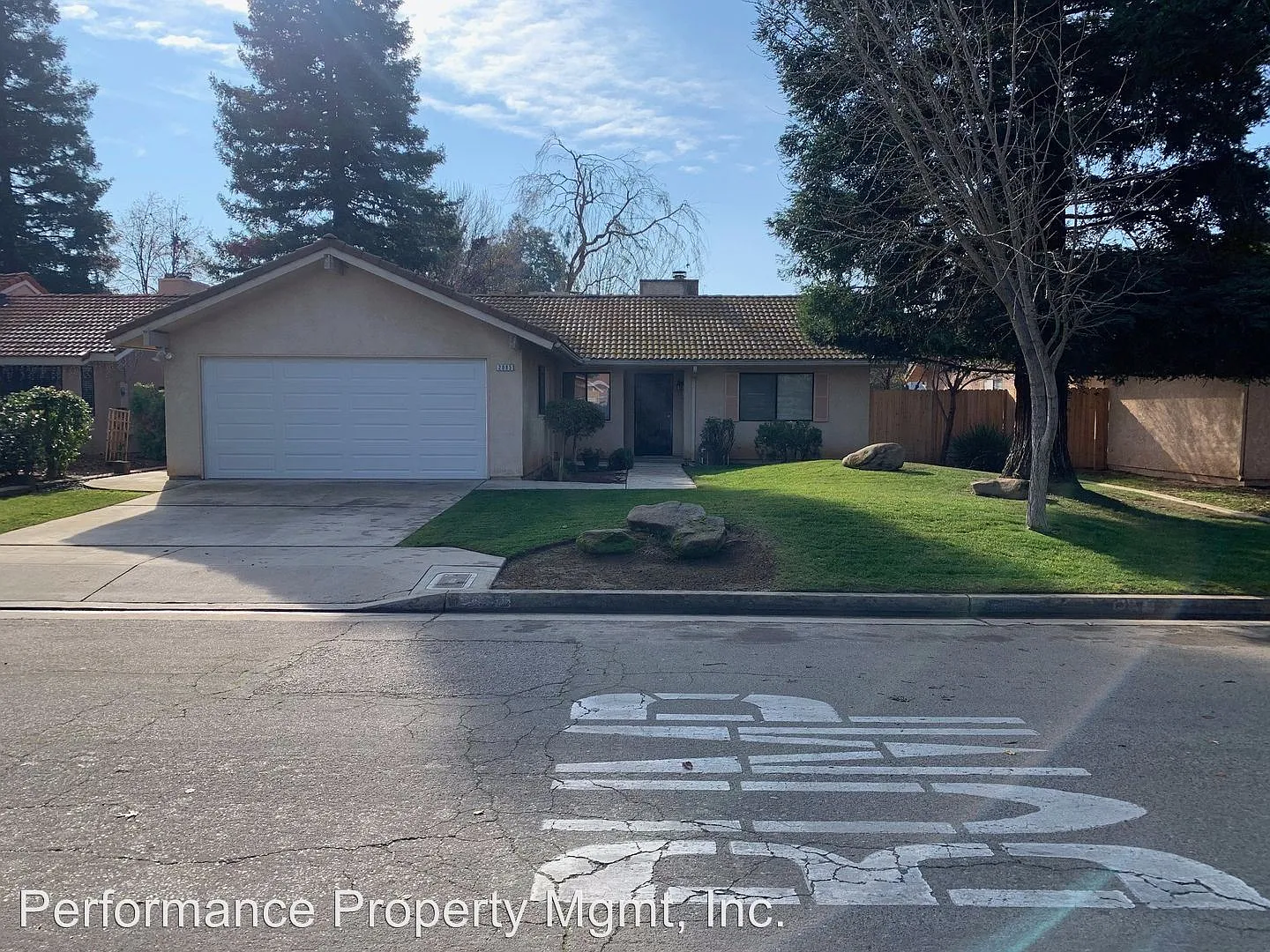 2085 E El Paso Ave photo 1