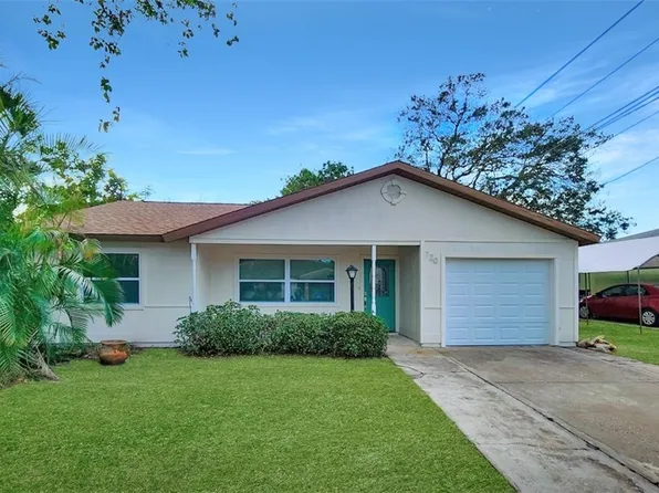 720 Lake Palms Dr, Largo, FL 33771