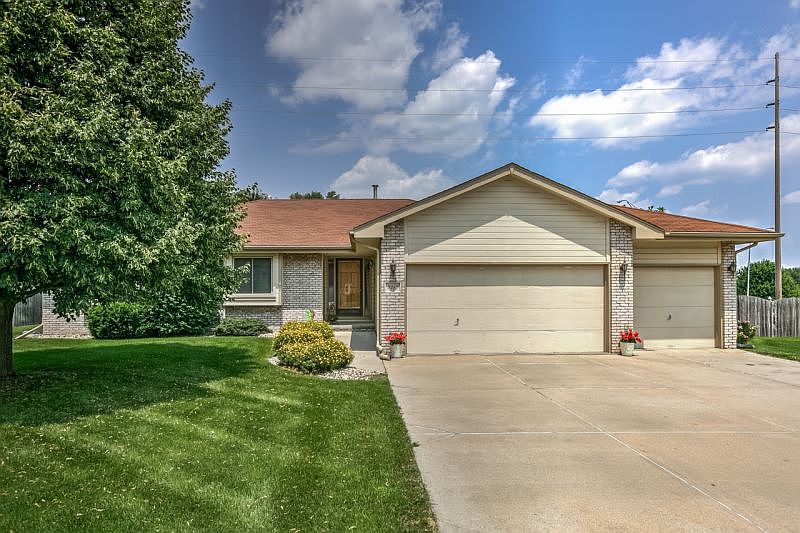 1st image of 9212 S Glenview Dr