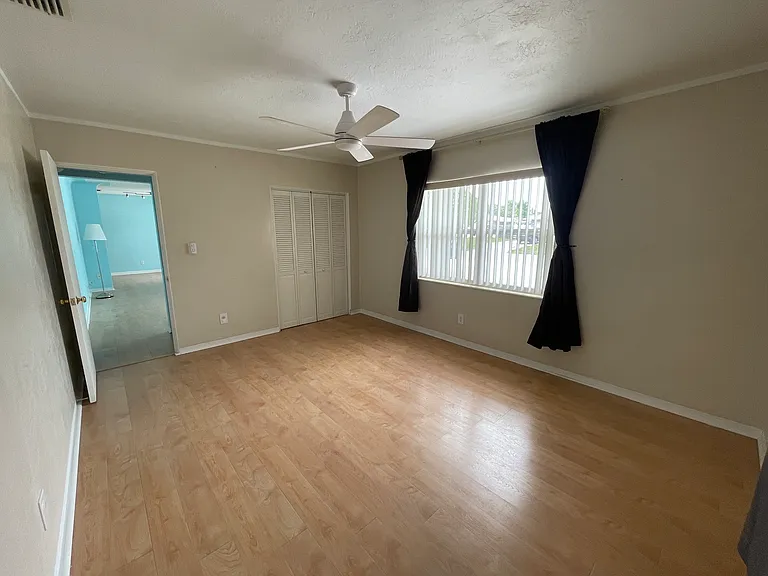 4048 Yardley Ave N — Photo 7