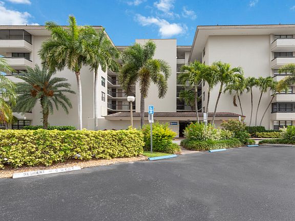 4th image of 651 Seaview Ct #Penthouse 3/709
