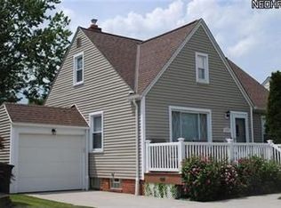 1404 Parkview Dr, Lyndhurst, OH 44124