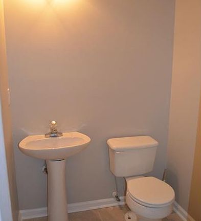 4th image of 1341 Penhurst Dr
