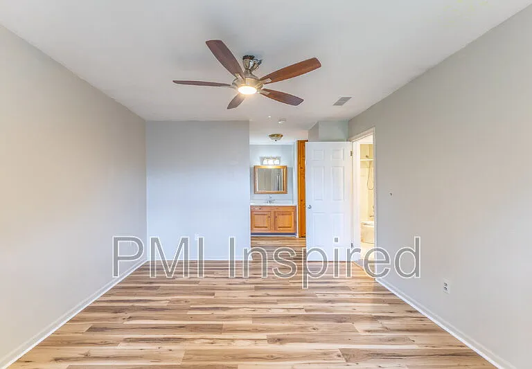 2404 Buckingham Cir — Photo 23