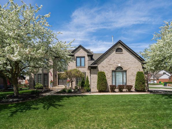 20611 Windemere Dr, Macomb, MI 48044