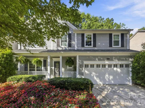 9014 Pickering Grove Ln, Charlotte, NC 28216