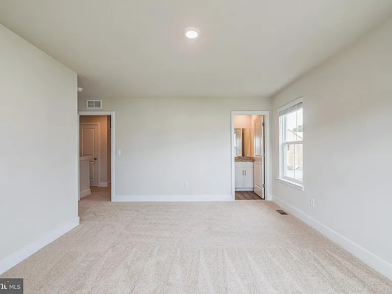 121 Nootka Way — Photo 10
